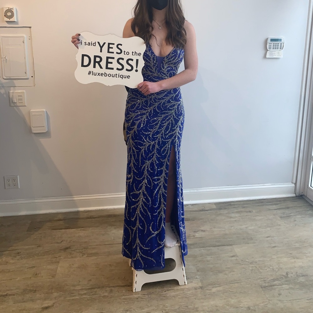 Elegant Blue Evening Gown